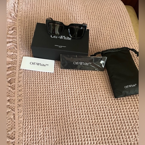 New Off-White Mystic Black Squared Sunglasses main image 4